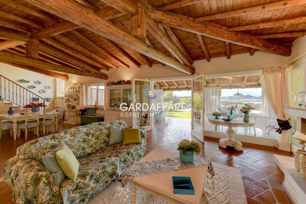 VILLA ESCLUSIVA VISTA LAGO MOZZAFIATO CON PISCINA PRIVATA A MANERBA DEL GARDA - Foto 12