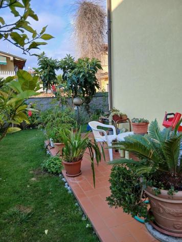 Villetta trifamiliare in vendita a Marina di Massa - Massa 150 mq Rif: 1335491
