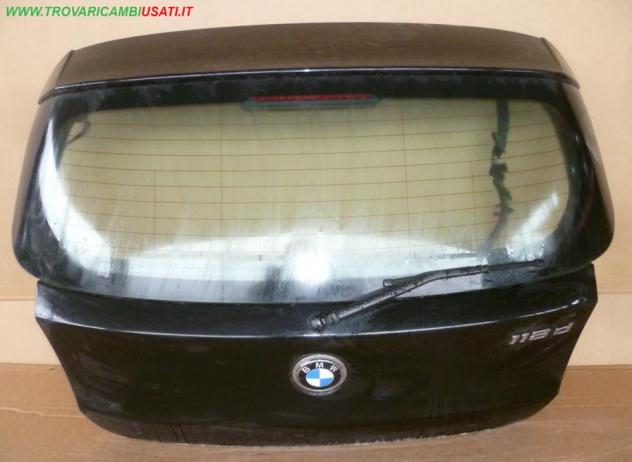 PORTELLO NERO MET. C/MOT. (Pic.Sgn)  Carrozzeria  Lamierati esterni  Portello  Portello post. BMW - Serie 1 E81 3 porte - 01-03-2007 - 01-08-2012, BMW