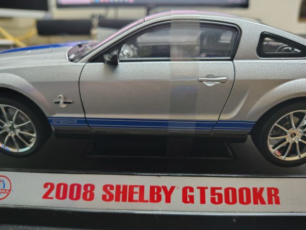 Modellino scala 1:18 del 2008 ford Shelby GT500KR introvabile