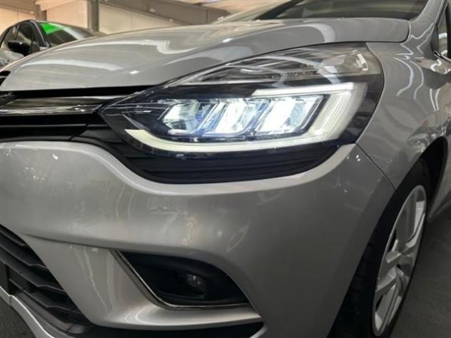 RENAULT Clio 1.5 dci Moschino Zen 75cv rif. 18348807 - Foto 10