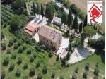 Montepulciano vendesi casale 18 vani 750 Mq