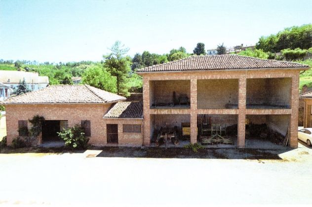 Recintati in mattoni - 4 ha di vita agreste - Foto 4