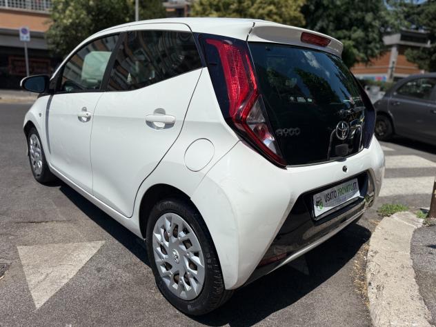 Toyota Aygo 1.0 72cv AUTOMATICA 62.000km - Foto 8