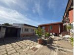 APPARTAMENTO DI DUE LOCALI E MONOLOCALE IN ORDINATO CORTILE