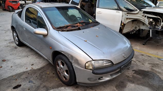 Ricambi vari Opel Tigra 1.4 benzina del 2000