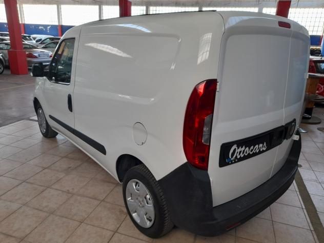 Fiat Doblo Dobl1.3 MJT PC-TN Cargo Lamierato SX - Foto 4