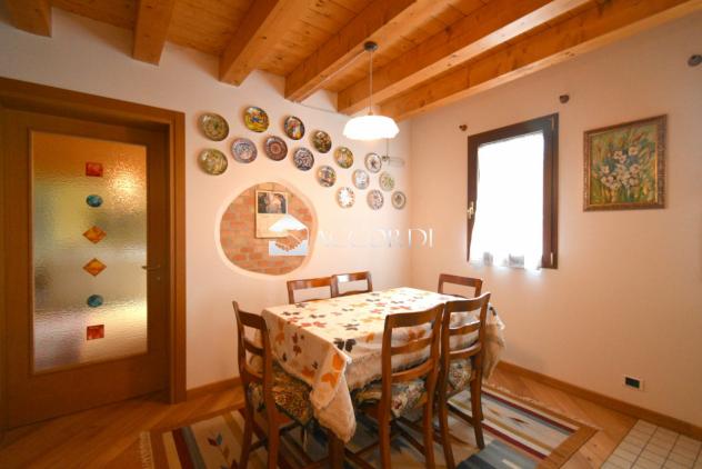 CASA INDIPENDENTE di 9 vani e di 300 mq (SAN PIETRO DI FELETTO) rif. GA12 - Foto 6