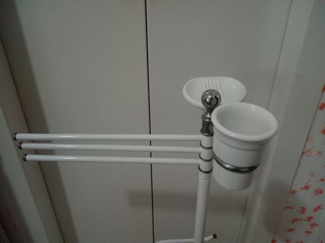 Piantana Porta Asciugamani Completa con 3 porta asciugamani - Foto 3