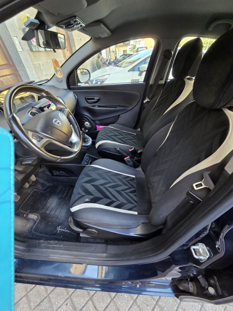 Vendo lancia y