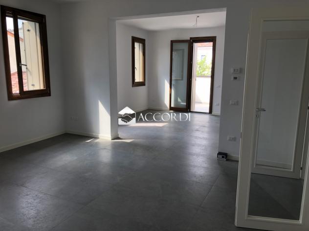 APPARTAMENTO INDIPENDENTE di 4 vani e di 135 mq (ORSAGO) rif. MM5356 - Foto 2