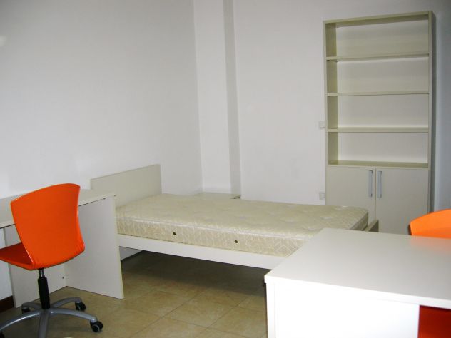 AFFITTASI POSTO IN DOPPIA X STUDENTESSA - APP. N. 1 (UTENZE INCLUSE) - Foto 3