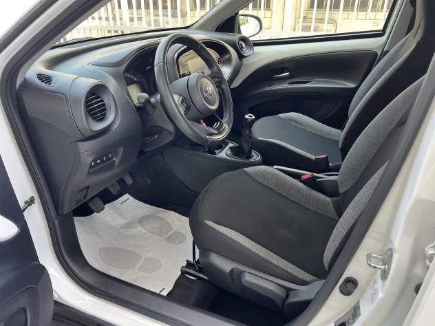 Toyota Aygo X 1.0B (72 CV) Active - Foto 10