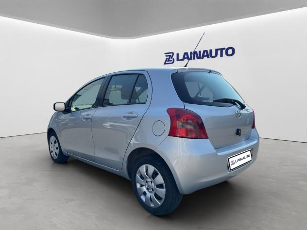 Toyota Yaris Yaris 5p 1.3 - Foto 4