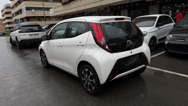 Toyota Aygo Connect 1.0 VVT-i 72 CV 5 porte x-play LED KAMERA PDC BLUETOOTH NAVI - Foto 4