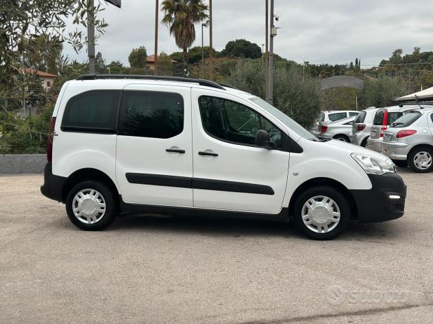 Peugeot Partner 1.6HDi Pianale ribassato Disabili - Foto 4
