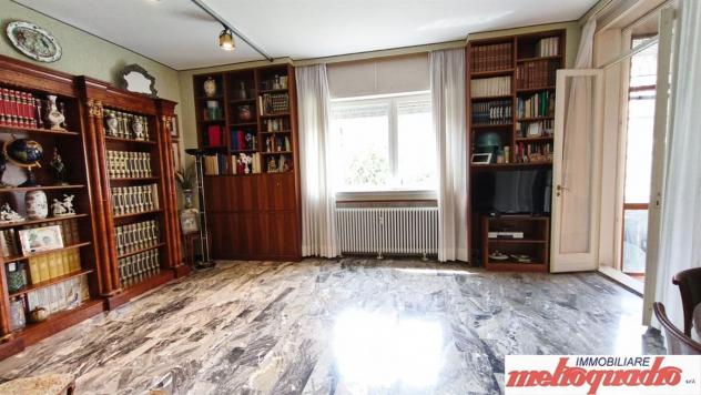 FOSSOLO AMPIA METRATURA CON TERRAZZO ABITABILE E GARAGE DOPPIO - Foto 5