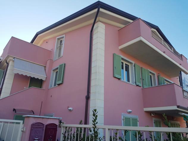 APPARTAMENTO di 5 vani e di 90 mq (MASSA - MARINA DI MASSA) rif. AC278 - Foto 9