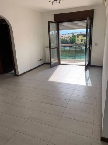 GUIDONIA BILOCALE NON ARREDATO CON TERRAZZO PRIVATO - Foto 6
