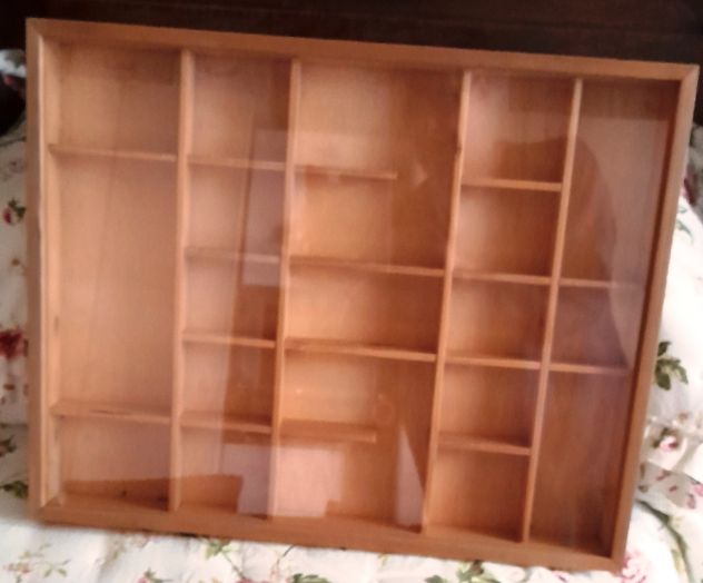 bacheca in legno con vetro 60x40xh6 - Foto 2
