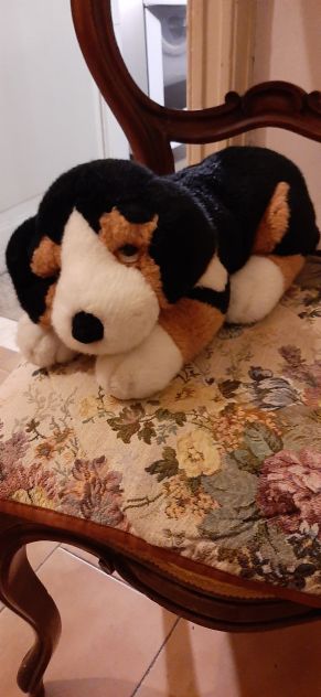 Peluche di cane marrone. Nuovo
