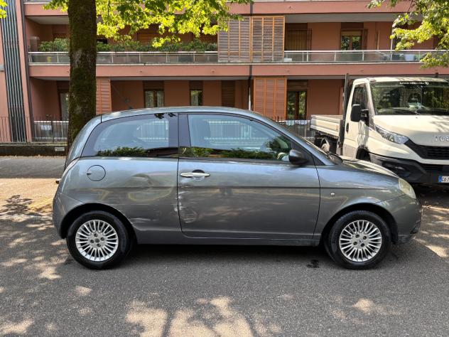 Lancia Ypsilon 1.3 MJT 75 CV Platino - Foto 4