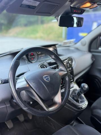 Lancia Ypsilon 1.2 69 CV 5 porte S&S Platinum - Foto 7