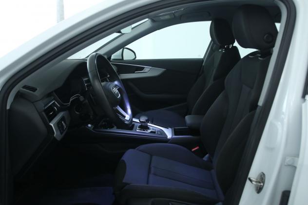 Audi A4 2.0 40 TDI Quattro S-line S-Tronic / Riconoscimento segnali - ACC - Assistenza parcheggio plus - Clima trizona automatico - Foto 7