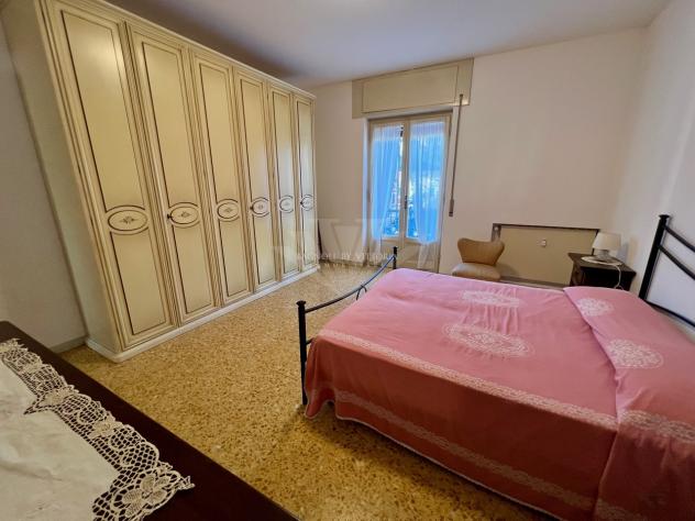APPARTAMENTO di 7 vani e di 133 mq (PIETRASANTA - Pietrasanta ) rif. 604/VE - Foto 2