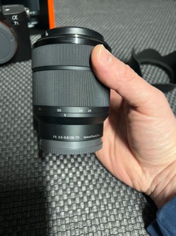 Fotocamera reflex digitale Sony Alpha 7 II con obiettivo FE 28–70 mm nero - Foto 5