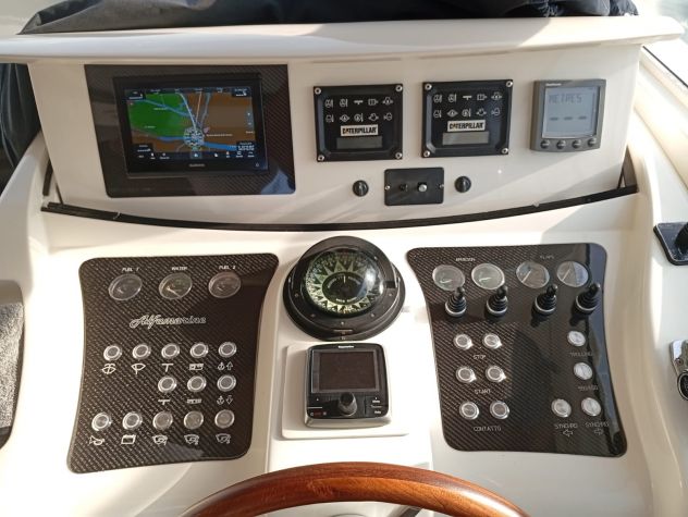 Pannelli Elettrici Nautici su Misura – Artigianato e Tecnologia