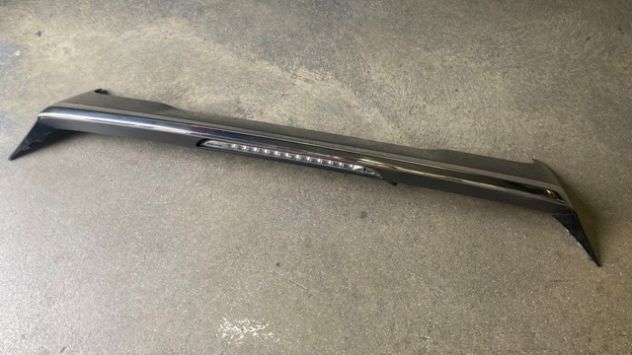 Spoiler portellone posteriore Peugeot 2008 del 2016