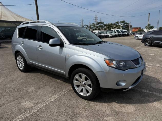 Mitsubishi Outlander 2.0 D Mod. Instyle 7 Posti