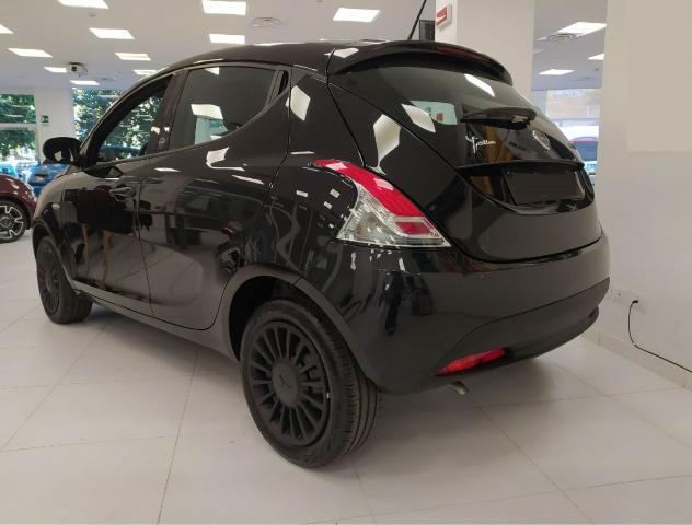 Lancia Ypsilon 1.0 FireFly 5 porte S&S Hybrid Silver - Foto 4