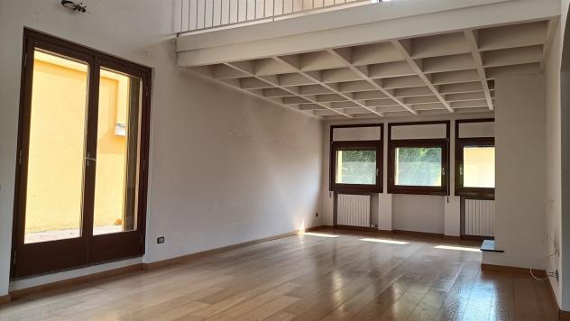 LESMO COUNTRY: 5 locali con tripli servizi e terrazzo. Cantina e Poss. box doppio. - Foto 15