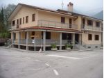 Palazzina con 4 app. arredati  tipologie varie affitto con contratto temporaneo