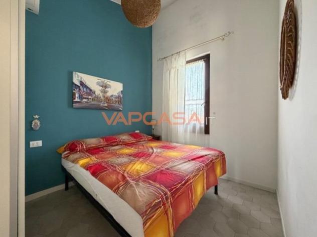 PARATICO – ULTIMO PIANO CON TERRAZZINO, PISCINA E SCORCIO LAGO - Foto 17