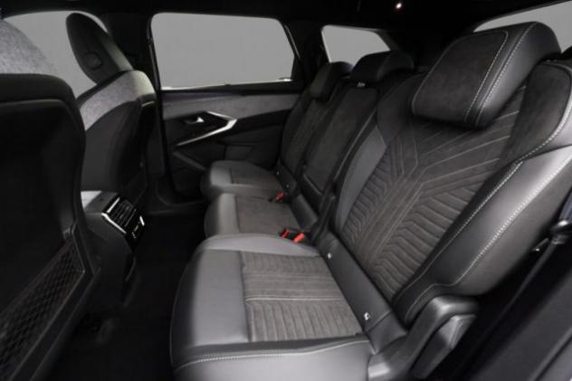 PEUGEOT 5008 Hybrid 145 e-DCS6 GT rif. 23759170 - Foto 8