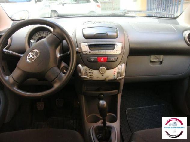 TOYOTA - Aygo - 12V VVT-i 5 porte Now Connect - Foto 8