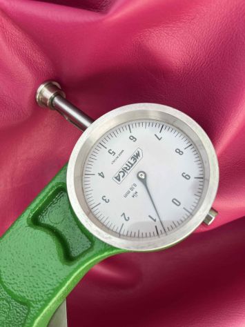 A28 Pelle fucsia per artigianato - Foto 2
