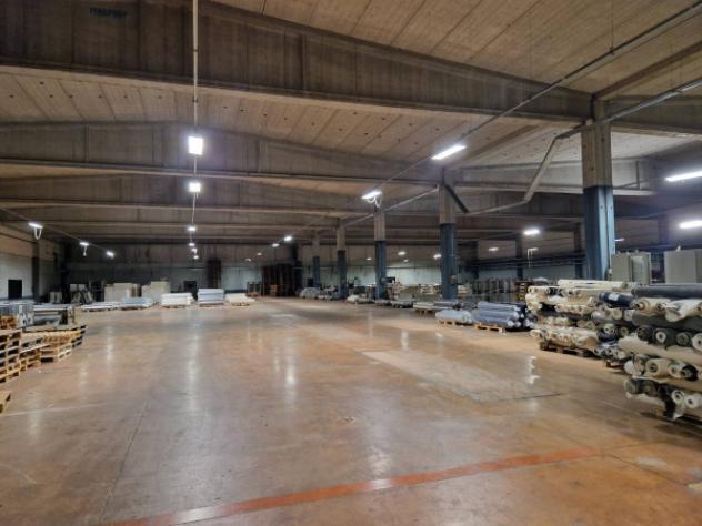 Immobile di 6500 m² con più di 5 locali in affitto a Inveruno - Foto 19