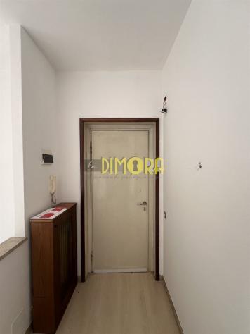AMPIO QUADRILOCALE CON GIARDINO IN CONTESTO BIFAMILIARE – SENZA SPESE CONDOMINIALI - Foto 3