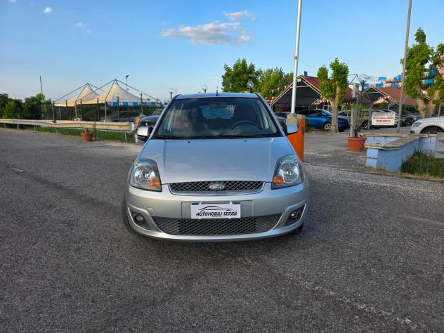Ford Fiesta 1.2 16V 5p. Titanium - Foto 2