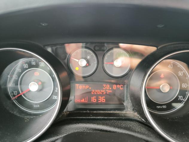Fiat Punto 1.4 8V 5 porte Natural Power - Foto 8