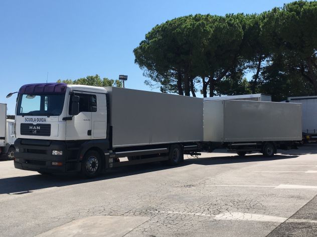 Autocarri e autobus cqc uso scuola guida usati - Foto 2