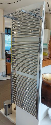 Termoarredo acciaio cromato Vittoria 1500x600 con portasciugamani - Foto 2