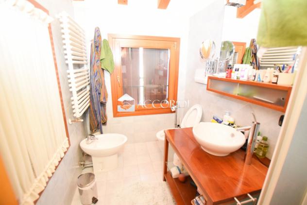 CASA INDIPENDENTE di 8 vani e di 240 mq (CASTELFRANCO VENETO) rif. SW144 - Foto 10