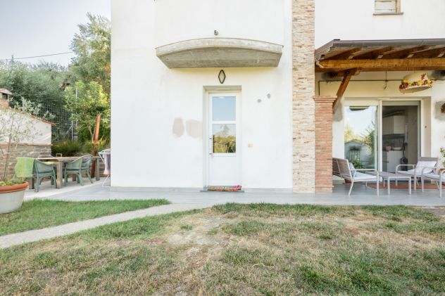 VILLLETTA SINGOLA DI RECENTE COSTRUZIONE CON MANSARDA E GIARDINO - Foto 10