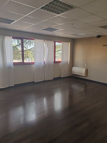 POMEZIA (RM) Via dei Castelli Romani Palazzina di soli uffici e negozi - Foto 7