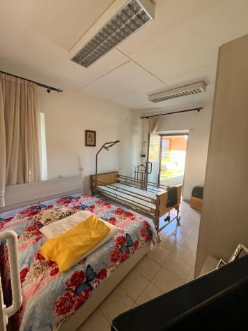Nel Villaggio di Montebuono, a soli 10 km dalle Terme di Sorano e a 18 km da Pitigliano,
vendiamo un casale di circa 150 mq su due piani composto: Pi - Foto 17